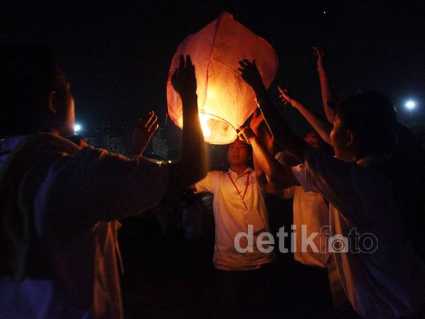 Lampion Rayakan Pelantikan Jokowi