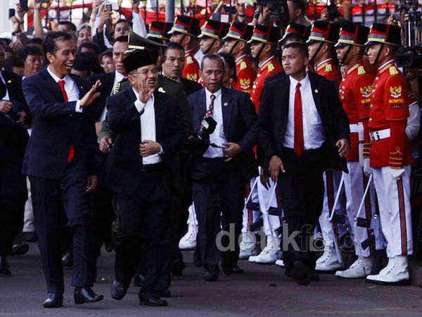 Saat Jokowi-JK Tiba di Istana Merdeka