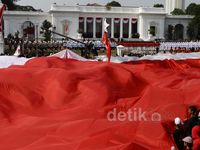 Ribuan Orang Antar Jokowi-JK ke Istana