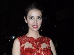 Velove Vexia Pastikan Tak Hadiri Resepsi Raffi-Nagita di Bali