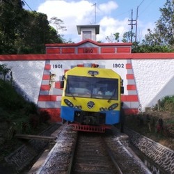Peningkatan Layanan Kereta Api Jarak Jauh dan KRL