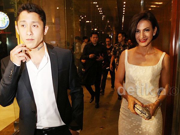 Inikah Pacar Baru Wanda Hamidah?