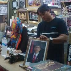 Poster dan Foto Presiden Baru Jokowi-JK Laris Manis