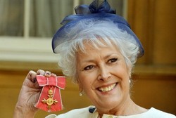 Idap Kanker Ganas, Aktris Inggris Ucapkan Perpisahan di Acara Televisi