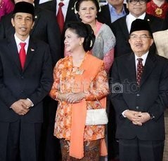 Poster Jokowi-JK Belum Beredar, Sebagian SD Masih Pajang Foto SBY