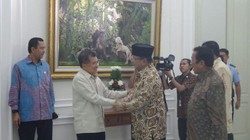 Berbaju Batik, Prabowo Temui JK di Istana Wapres