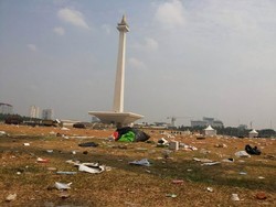 Syukuran Rakyat Usai, Monas Belum Steril dari Sampah
