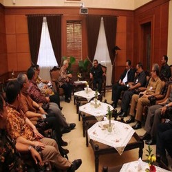 Jatim akan Permudah Izin Pembangunan Smelter Freeport di Gresik