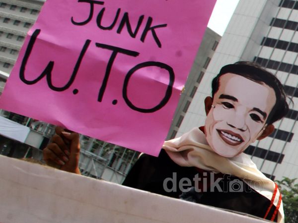 Massa Tolak Import Obat