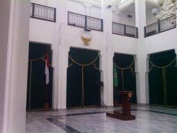Foto Jokowi dan Jusuf Kalla Masih Belum Terpasang di Gedung Sate