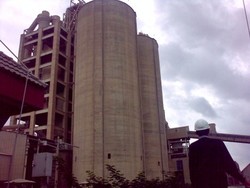 Bank Mandiri Kelola Dana Pensiun Karyawan Semen Padang Rp 40 Miliar