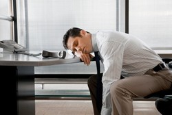 Sudah Cukup Tidur Tapi Selalu Lemas Sepanjang Hari? Ini 5 Biang Keladinya