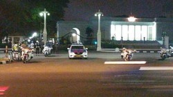 Presiden Jokowi Batal ke Priok, Sebuah Land Cruiser Masuk ke Istana