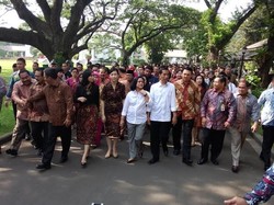 Tiba di Istana, Jokowi Asyik Berbincang dengan Ahok, Iriana Gandeng Veronica