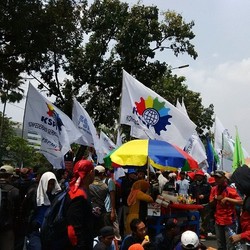 Buruh Demo di Depan Balai Kota, Pengguna Jalan Diimbau Melalui Merdeka Utara