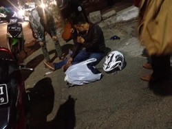 Tabrak Palang Busway, Pengendara Motor Terjatuh