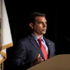 Mengemudi Sambil Mabuk, Walikota California Mengundurkan Diri