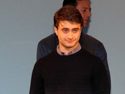 Dikalahkan One Direction Sebagai Seleb Muda Terkaya, Daniel Radcliffe Kesal?
