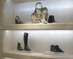 Jimmy Choo Tawarkan Sepatu Sporty nan Glamour Pada Koleksi Fall/Winter 2014