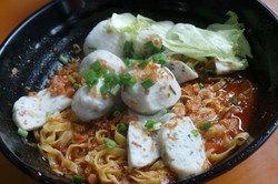 Kisah Semangkuk Mee Pok Tah Racikan Douglas, Generasi Y