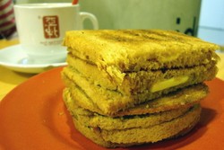 Manis Renyah Kaya Toast, Sarapan a la Singapura