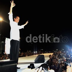 Guru Besar UGM Ini Pede Ekonomi RI Bisa Tumbuh 8% di Era Jokowi