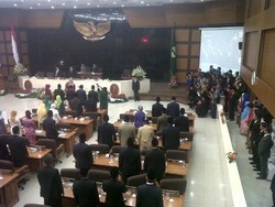 Ketua Pengadilan Tinggi Ambil Sumpah Jabatan Lima Pimpinan DPRD Jabar