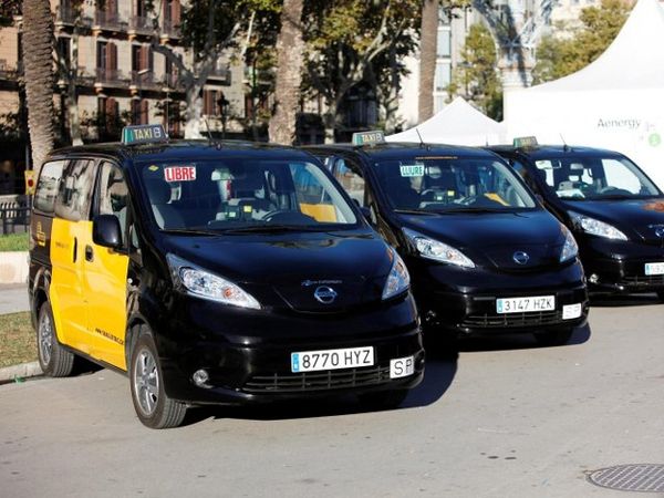 Taksi Listrik di Kota Bola