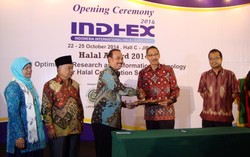 Kirim SMS ke 9855, Status Halal Produk Bisa Langsung Diketahui