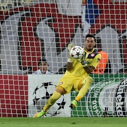 Tevez Puji Penampilan Kiper Olympiakos