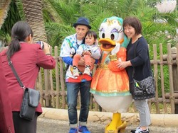 Ini Tempatnya Bertemu Mickey Mouse & Donald Bebek di Jepang