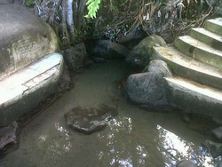 Di Tidore, Mandi Air Panas Bisa di Pinggir Pantai