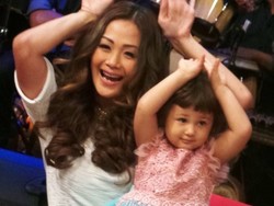 Begini Cara Indah Kalalo Cepat Kembali Seksi Setelah Melahirkan