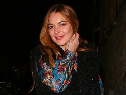 Lindsay Lohan Dekati Pangeran Harry?