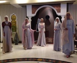 Irna Mutiara Pamerkan Koleksi Busana Pengantin yang Ditampilkan di Maroko