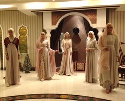 Koleksi Busana Muslim Irna Mutiara Dibanjiri Pujian di Spanyol & Maroko