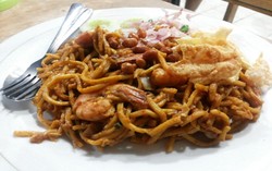 Pedas Berempah Mie Aceh untuk Makan Malam Mengenyangkan