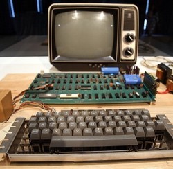 Wow! Komputer Pertama Apple Laku Rp 10 Miliar