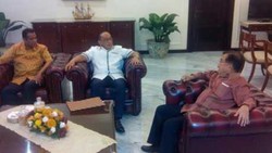 Ketika JK Pamerkan Kantor Wapres ke Ical