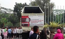 Lagi, Ahok Terima Hibah 2 Truk Sampah