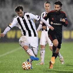 Enam Tim Terjungkal di Kandang