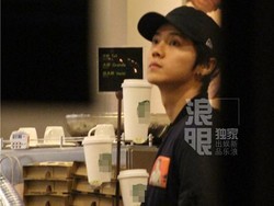 Penampilan Perdana Luhan Pasca Hengkang dari EXO