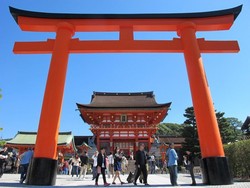 Ini Dia Kuil Seribu Gerbang di Jepang