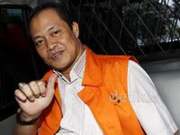Muhtar Ependy Ambil Mobil yang Disita KPK