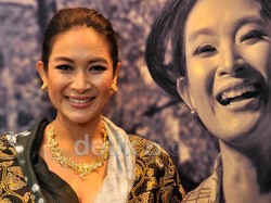 Sedang Hamil, Happy Salma Lebih Disayang Suami