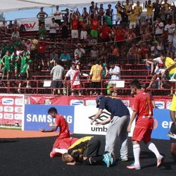 Ketika Penonton Seisi Lapangan Dukung Indonesia dan Cemooh Tim Lawan