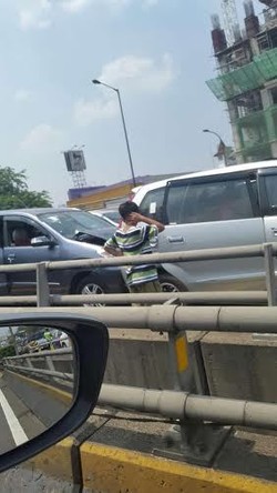 3 Avanza Tabrakan Beruntun di Tol Cawang