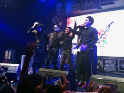 Penampilan Penuh Emosi di Panggung Terakhir The Brandals