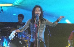 Ipang Suguhkan Perjalanan Cinta di Panggung Soundsfair 2014