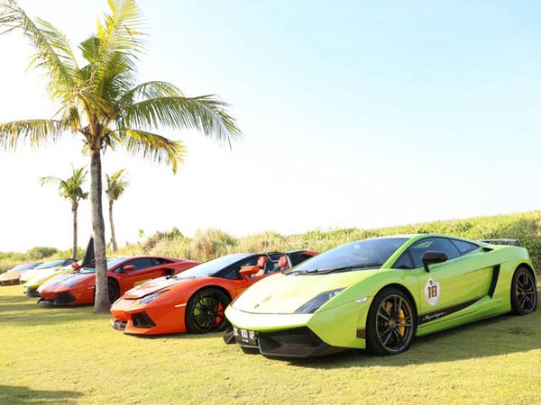 Parade Lamborghini di Pesta Pernikahan Raffi di Bali